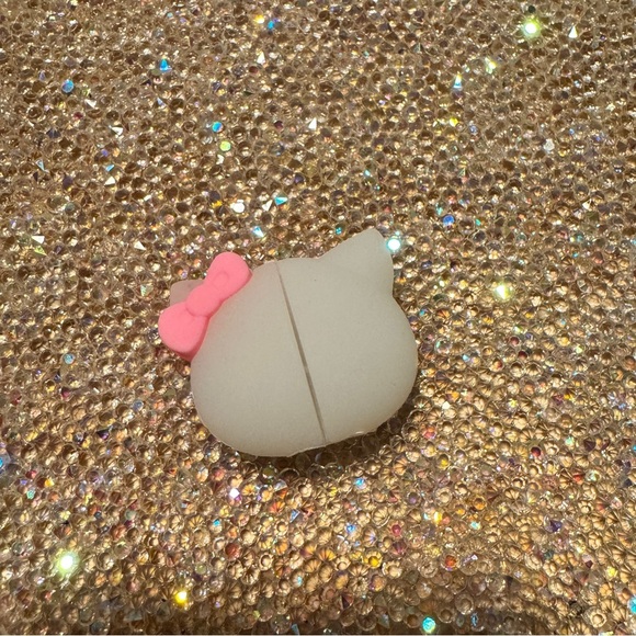 Hello Kitty White and Pink Charger Cover NWT - Picture 4 of 8